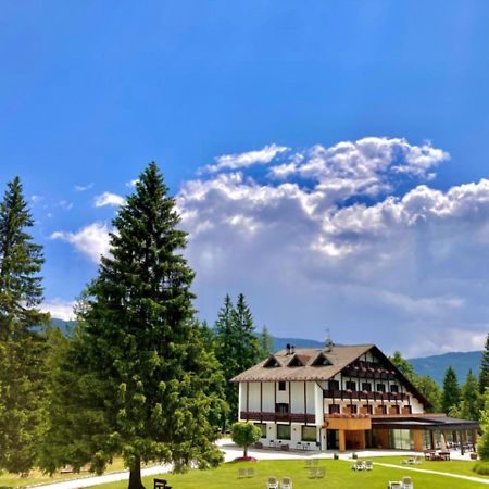 Hotel Piccola Baita Molveno Bagian luar foto