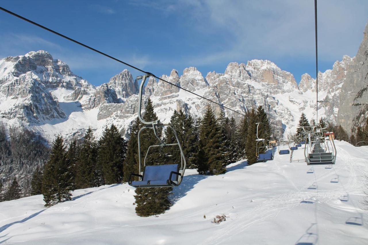 Hotel Piccola Baita Molveno Bagian luar foto