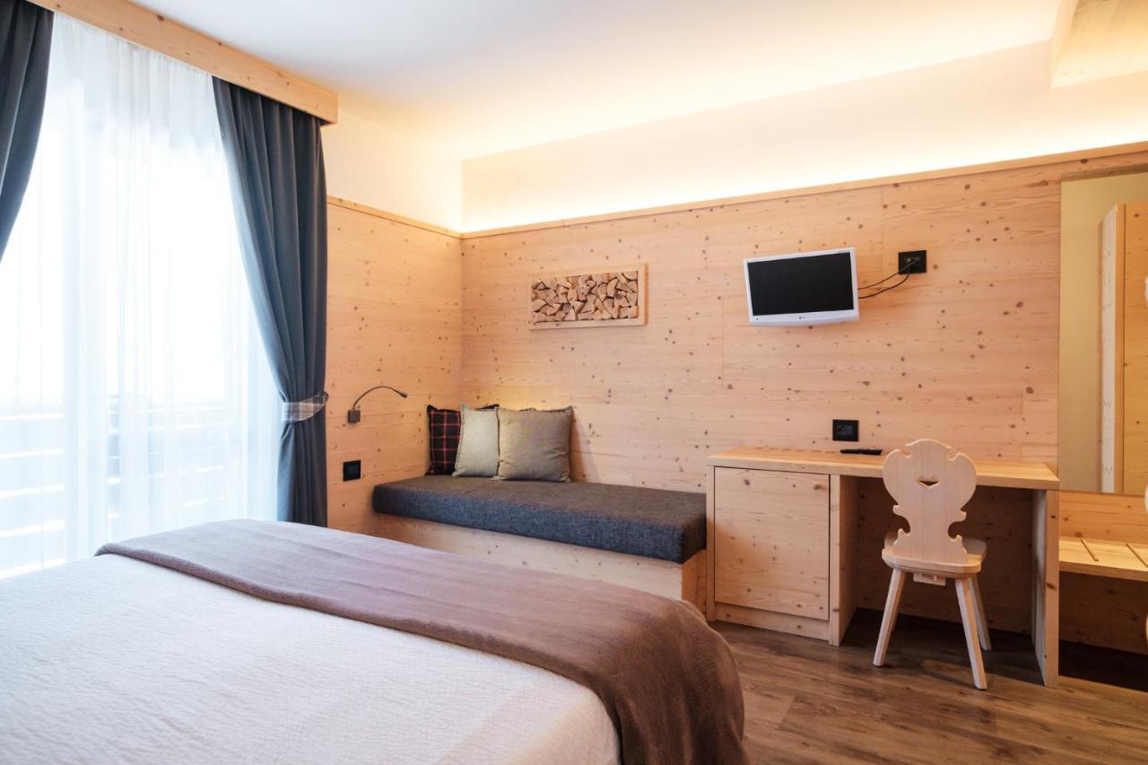 Hotel Piccola Baita Molveno Bagian luar foto