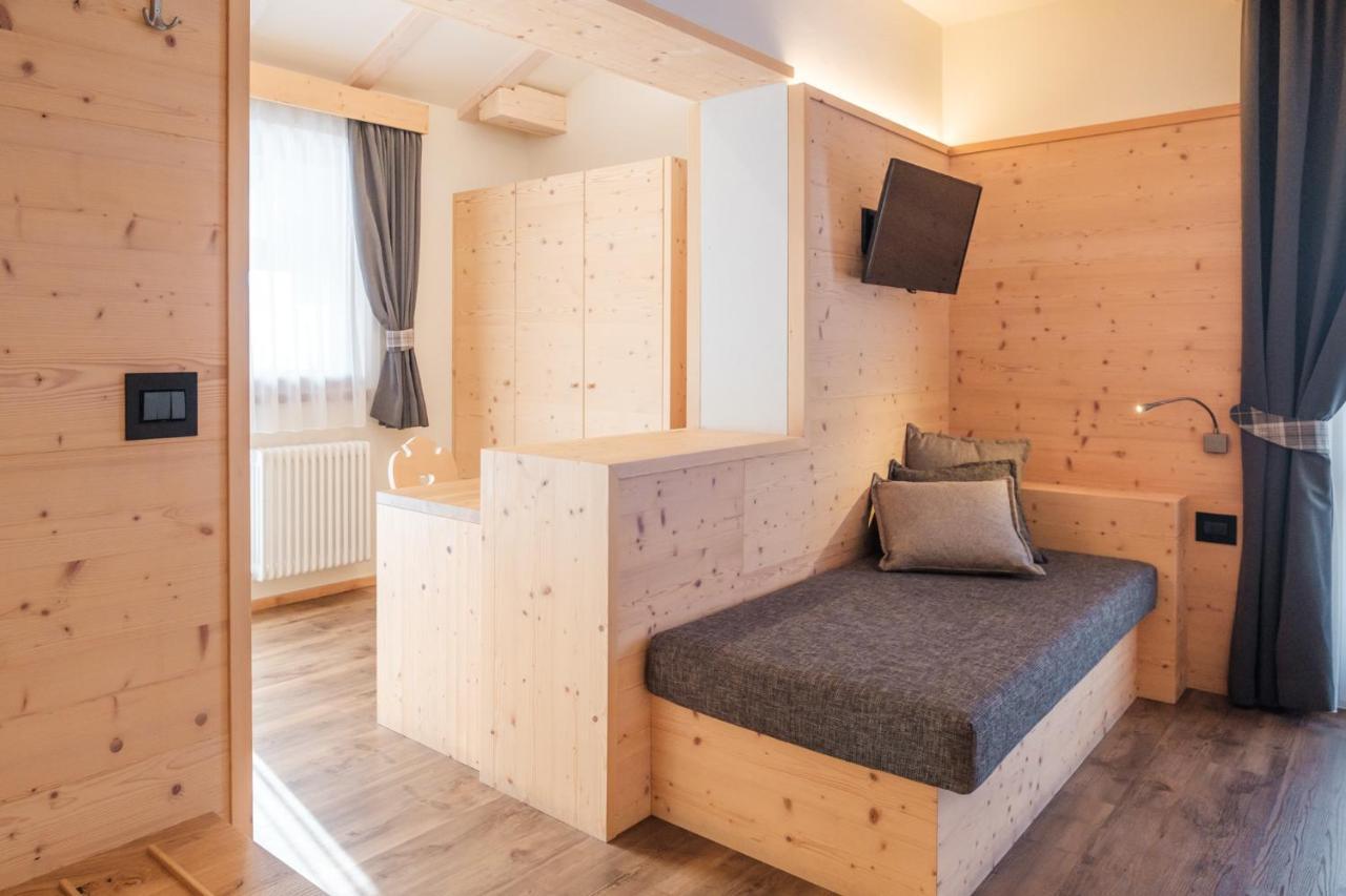 Hotel Piccola Baita Molveno Bagian luar foto