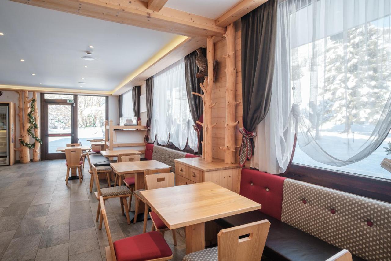 Hotel Piccola Baita Molveno Bagian luar foto