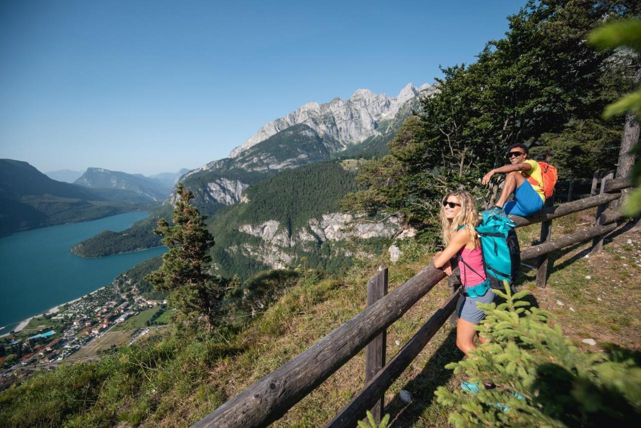 Hotel Piccola Baita Molveno Bagian luar foto