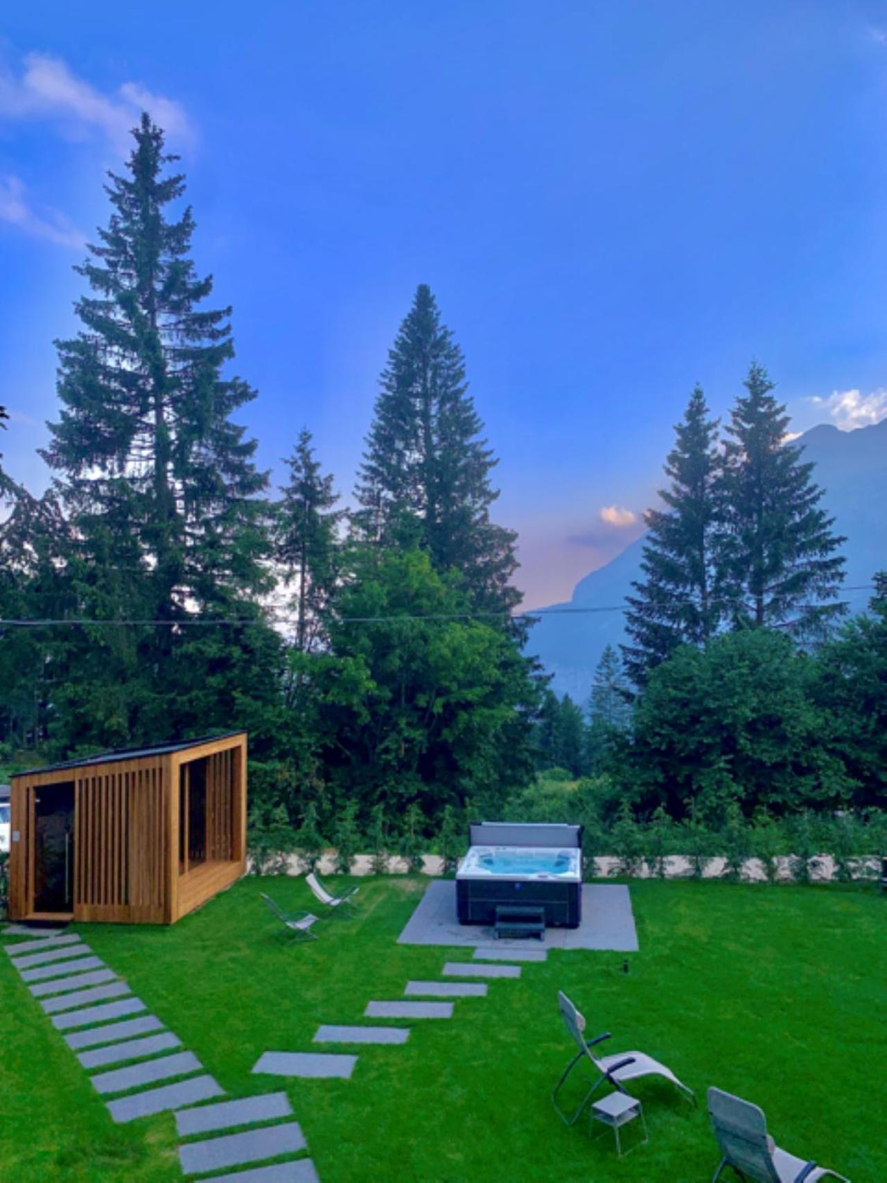 Hotel Piccola Baita Molveno Bagian luar foto